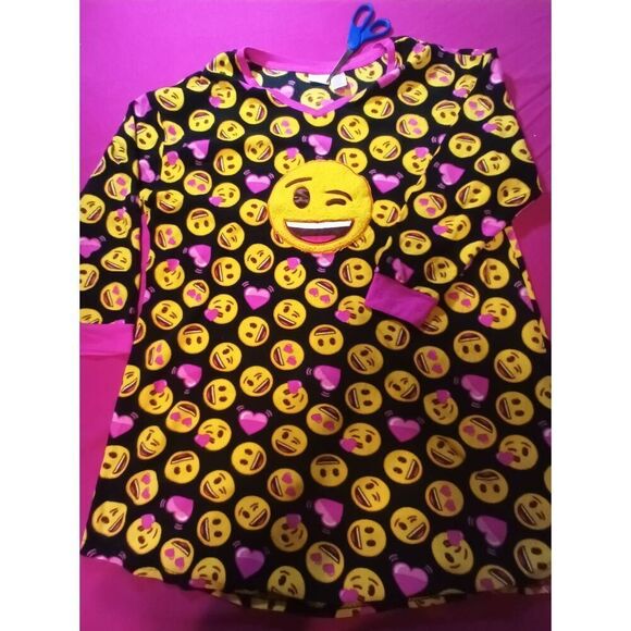 Emoji brand Ladies Velour Night Shirt - Size: Large (0644) - Picture 1 of 8
